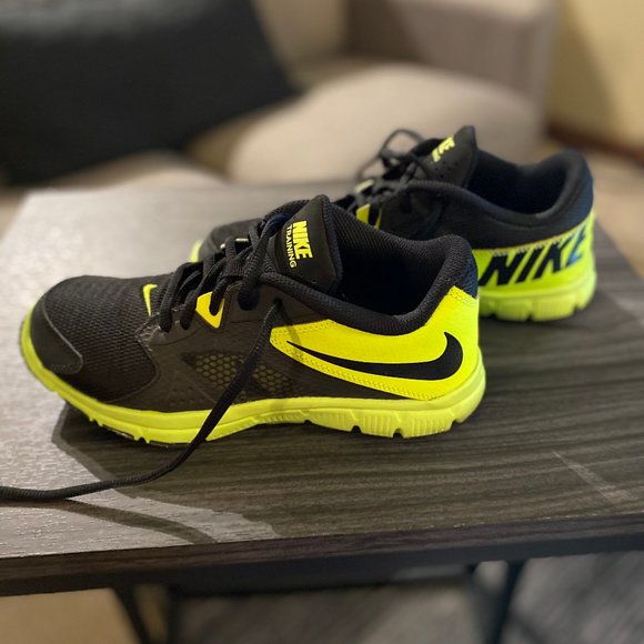 nike neon green trainers